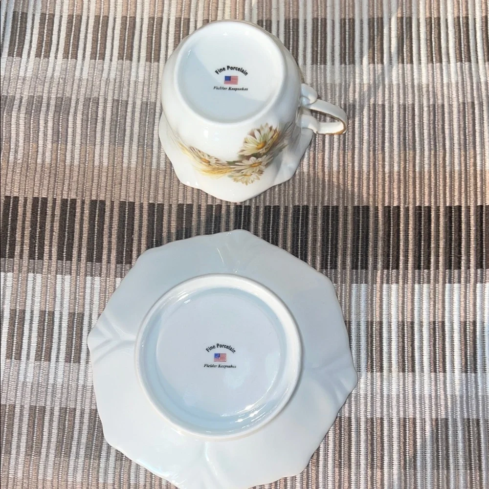 Fielder Keepsakes Fine Porcelain‎ Cup & Saucer Set – Daisies & Wheat
